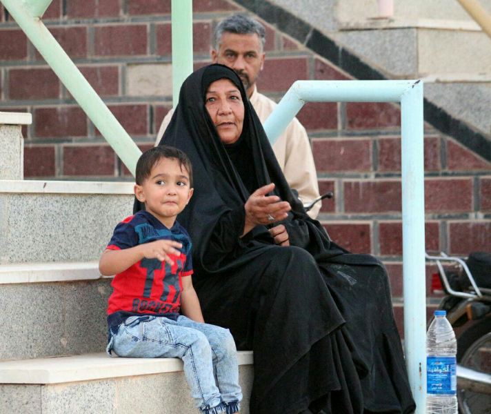 حضور یک مادر عاشق در ورزشگاه + عکس
