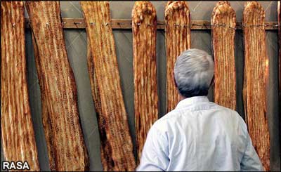 سجادی فرماندار بهشهر : سجادی فرماندار بهشهر: علت پخت نان نامرغوب با فوریت بررسی شود 