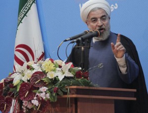 روحانی در شیراز: پیام تخت جمشید " ما می توانیم " است