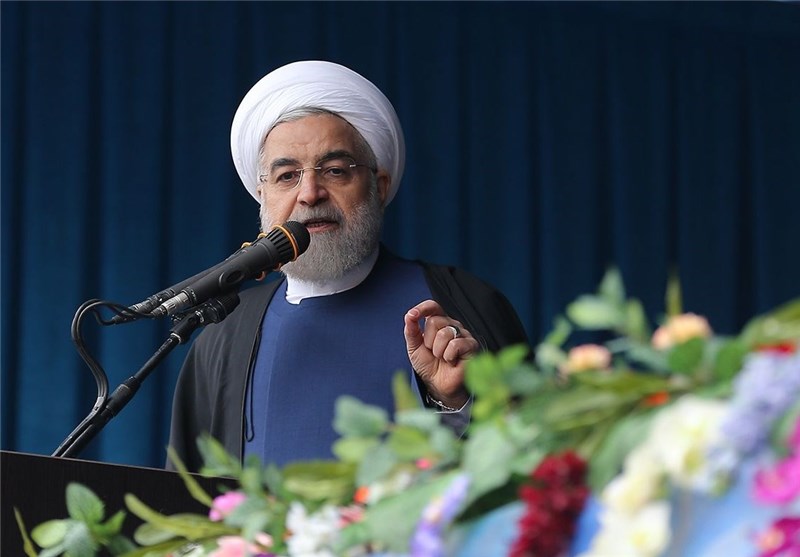 روحانی در اصفهان : آینده ایران را در اختیار فریبکاران نخواهیم گذاشت