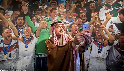وقتی وزیر خارجه عربستان عکس سلفی می گیرد