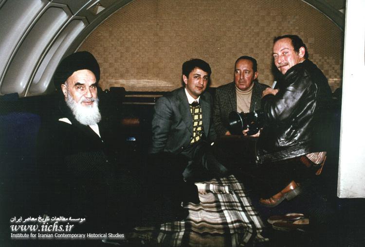 عکس جالب امام خمینی(ره) در هواپیمای ایرفرانس