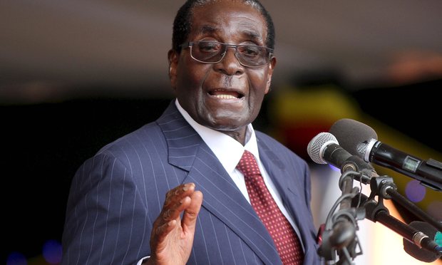 موگابه عصبانیت آقای رئیس جمهور از سئوال خبرنگار: می خواهی آنقدر با مشت بزنمت...