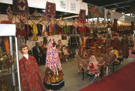نمایشگاه صنایع دستی و سوغات شمال در شرق مازندران برپا شد