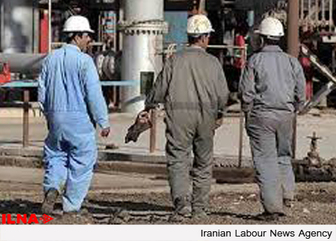 به گفته این کارشناس بازار کار علیرغم آنکه در دنیا میانگین سرمایه‌گذاری در کار ۱۹.۵ ساعت است و ۸۶ درصد فعالیتها تبدیل به کار مفید می‌شود در ایران با ۴۴ ساعت کار موظفی در هفته، کار مفید زیر ۲۰ درصد است و ۸۰ درصد دچار بیکاری پنهان هستیم.