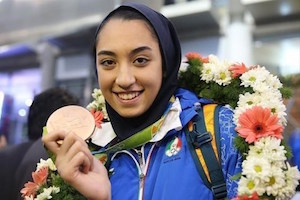 خواستگاری از دختر مدال آور المپیک ایران در مراسم استقبال!