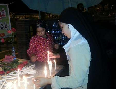 روشن کردن شمع در پارک ملل ساری, اینبار به احترام شهدای غواص + عکس