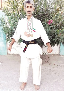 رفتگر نکایی که قهرمان کاراته ایران است ! 