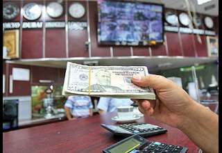 چرا ارزش پول ایران در برابر دلار سقوط کرد؟