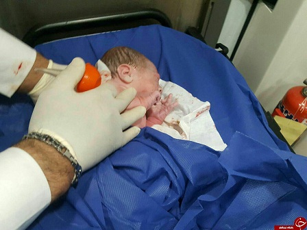 مادر 26 ساله دانمارکی نوزادش را در خودرو اورژانس مازندران بدنیا آورد + تصاویر