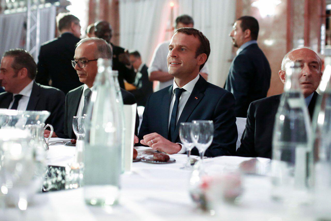رئیس جمهور فرانسه در افطاری مسلمان شرکت کرد+عکس