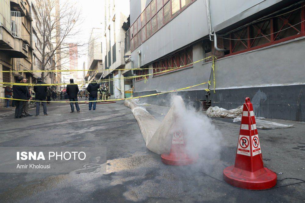 آخرین اخبار از آتش سوزی در ساختمان وزارت نیرو / آیا پلاسکو دولتی هم فرو می ریزد؟ / تصاویر