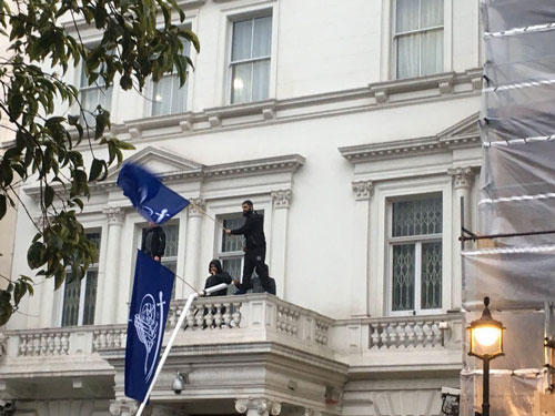 جزئیات حمله حامیان فرقه شیرازی به سفارت ایران در لندن + عکس